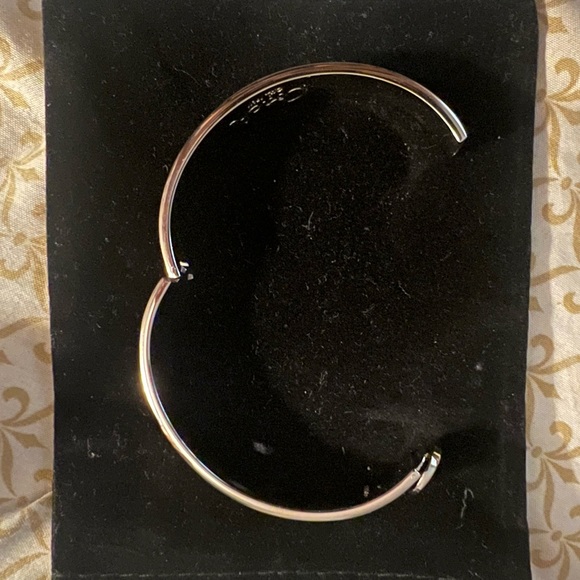 Coach silver bangle with clip closure - Picture 6 of 6